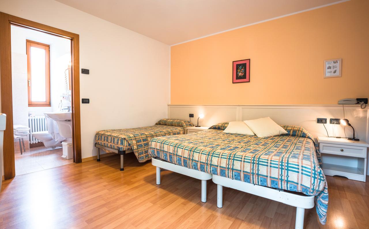 Albergo Maggiorina เบซเซ็กกา ภายนอก รูปภาพ