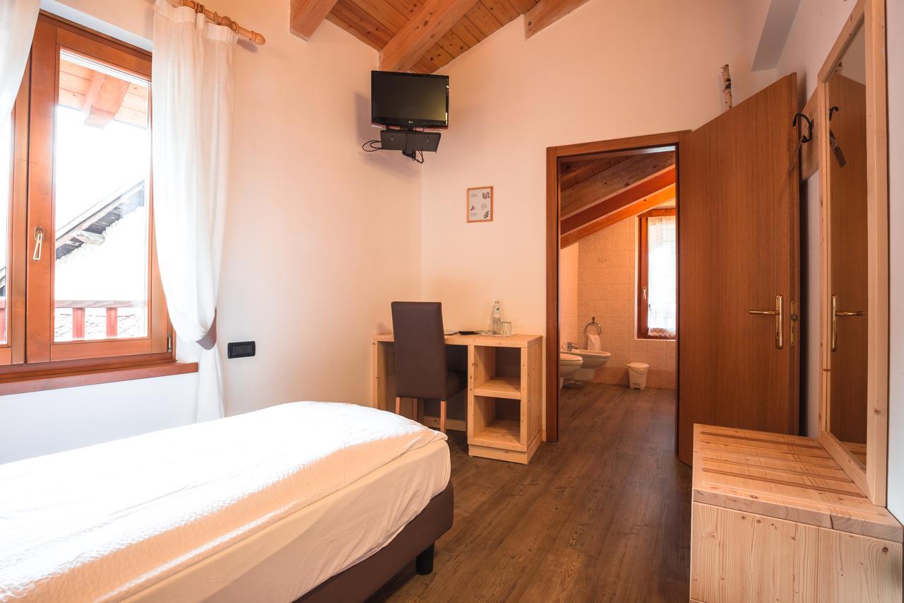 Albergo Maggiorina เบซเซ็กกา ภายนอก รูปภาพ