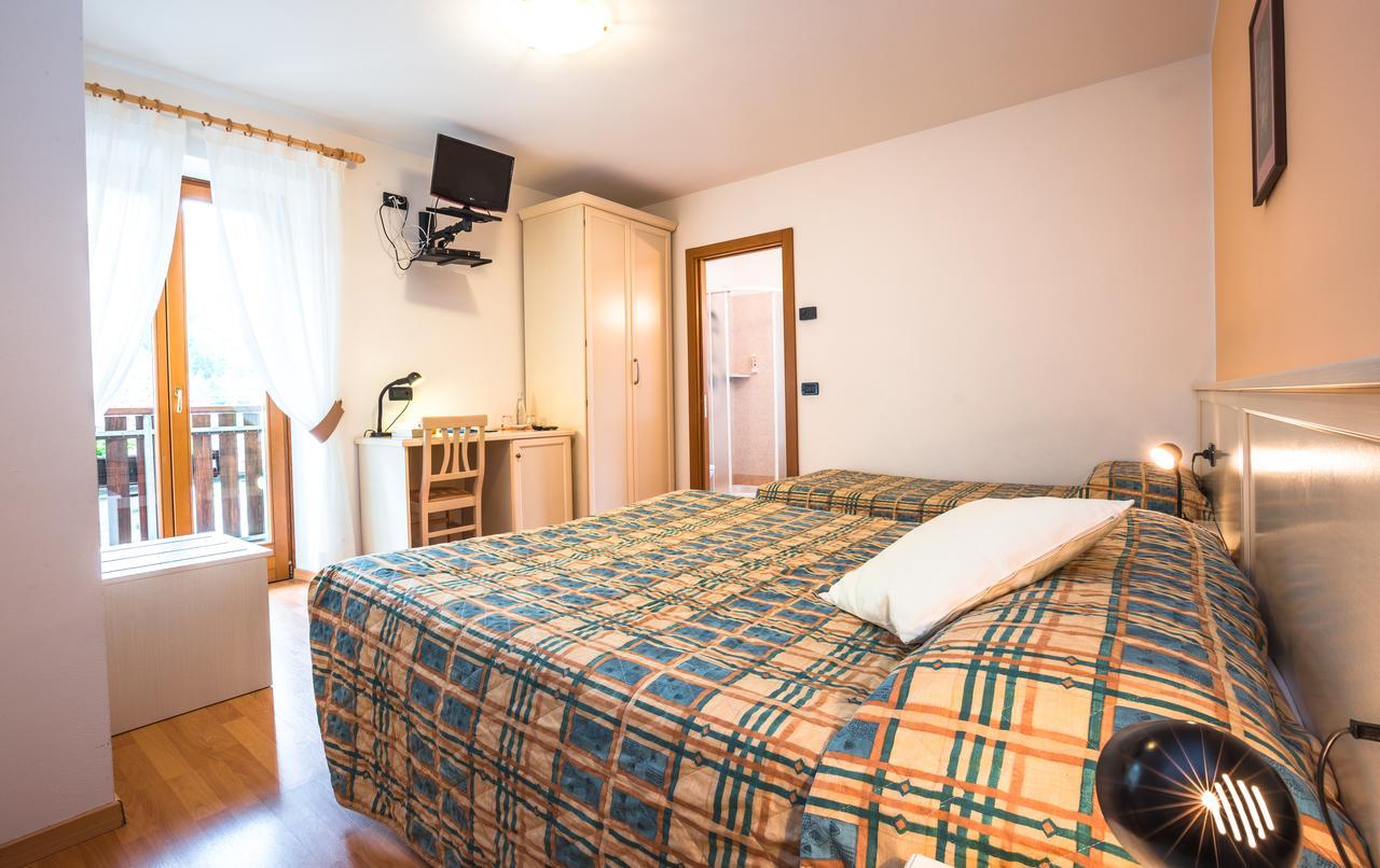 Albergo Maggiorina เบซเซ็กกา ภายนอก รูปภาพ