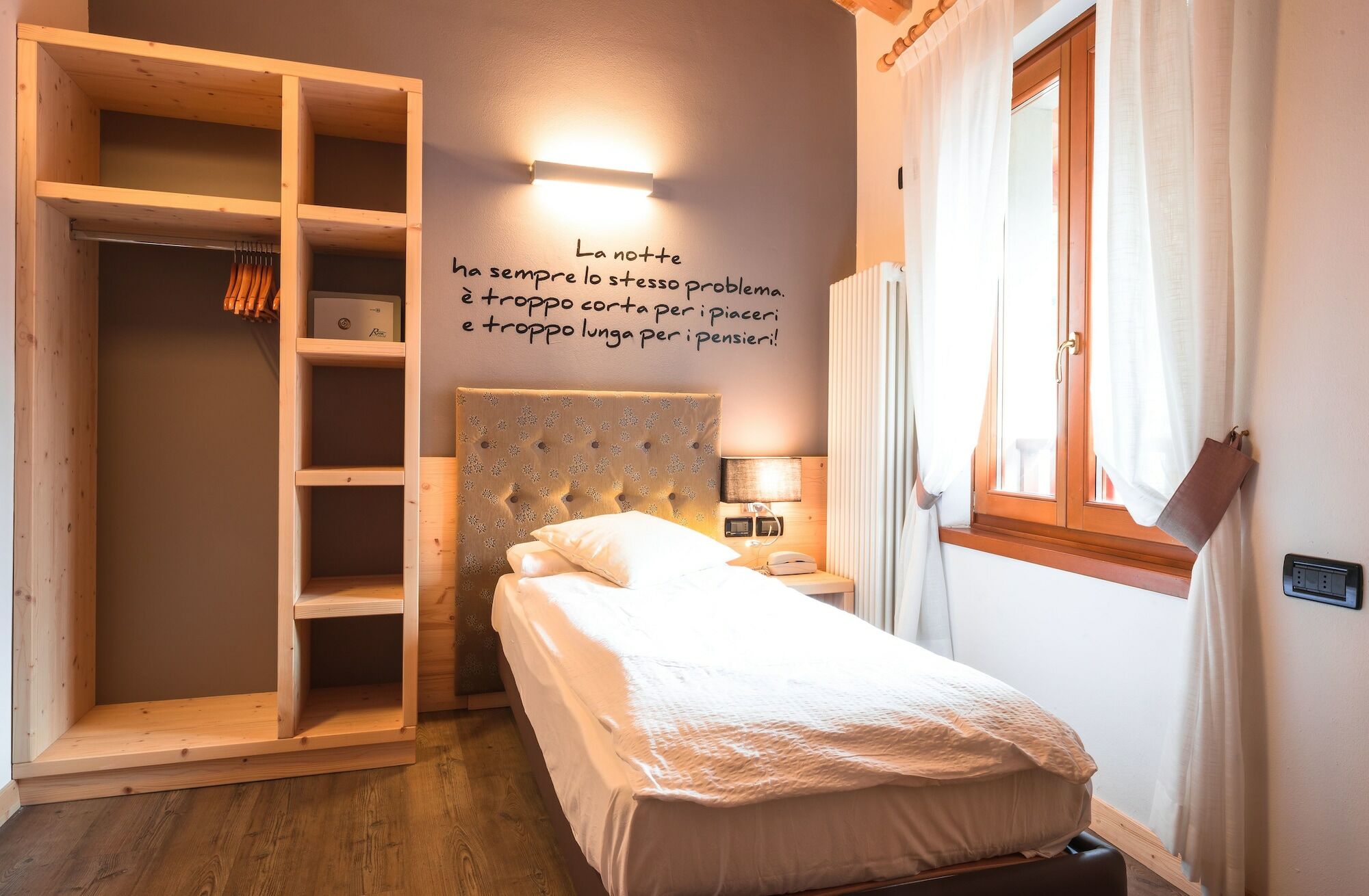 Albergo Maggiorina เบซเซ็กกา ภายนอก รูปภาพ